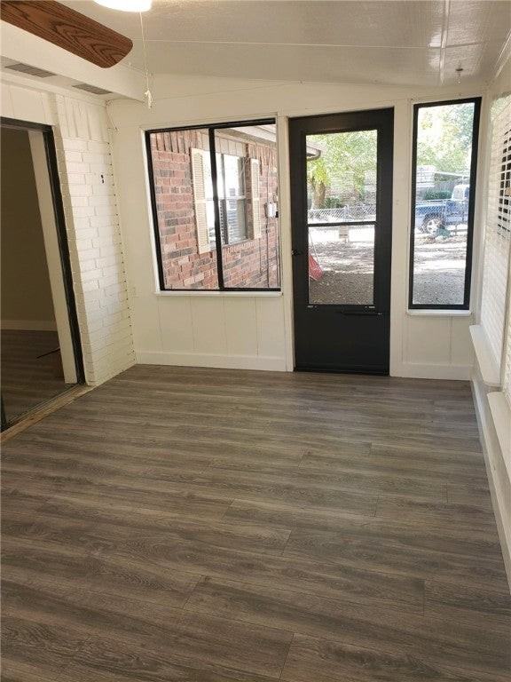 4106 Watkins Ave - Photo 7 of 23