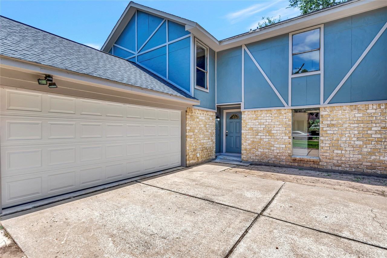 619 Leicester Ln - Photo 3 of 28