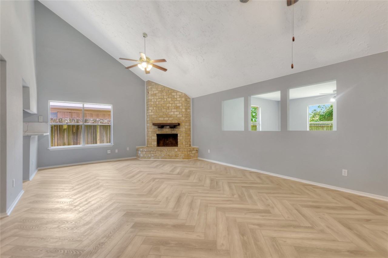 619 Leicester Ln - Photo 6 of 28