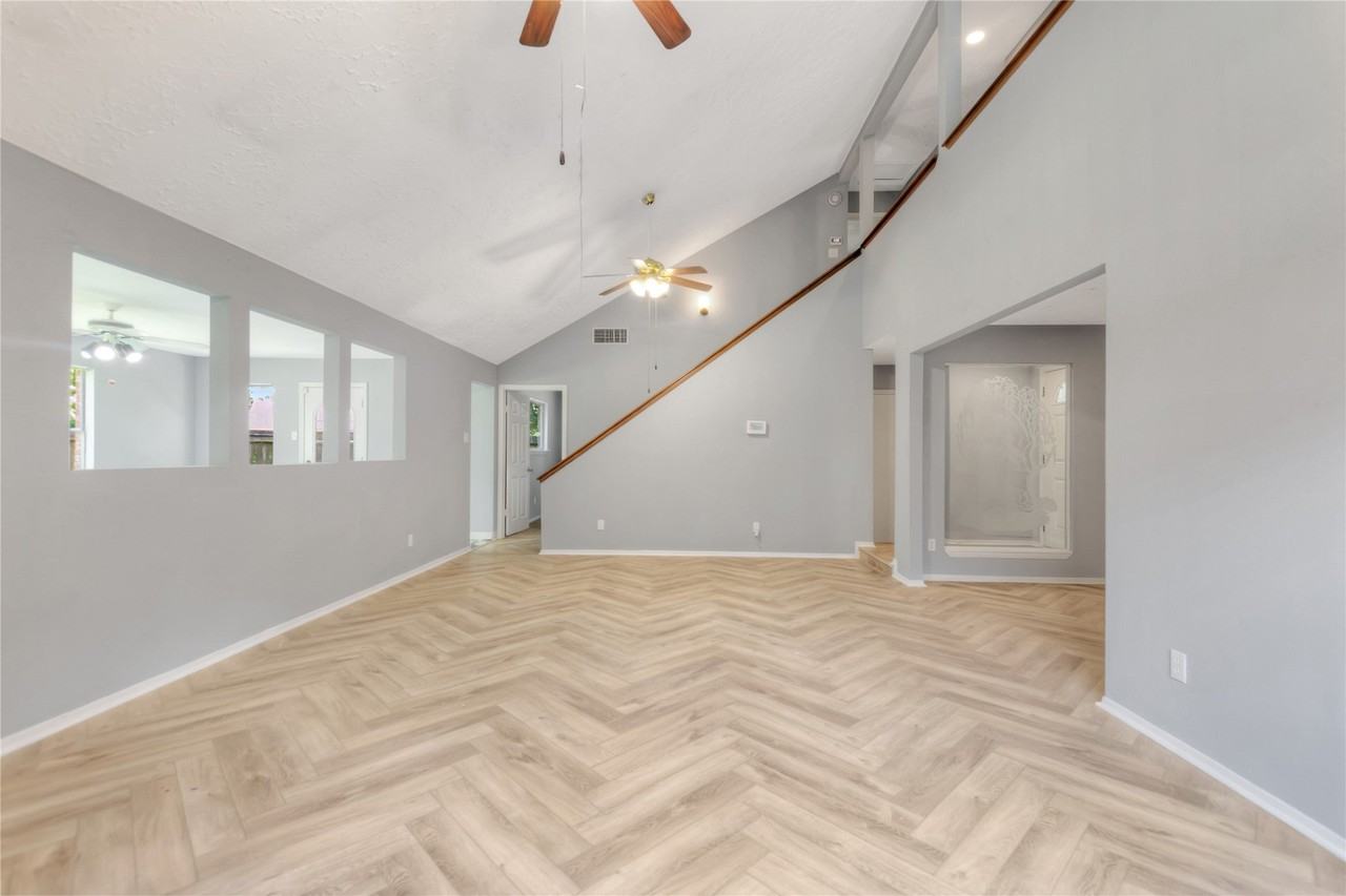 619 Leicester Ln - Photo 7 of 28