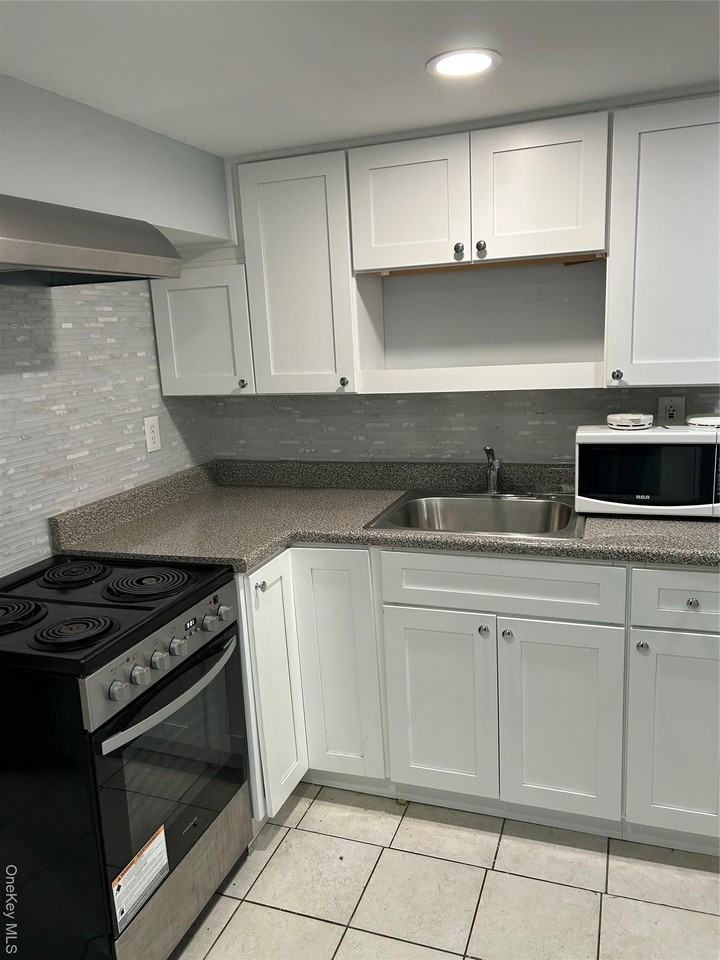 30 Gates Ave - Photo 2 of 7