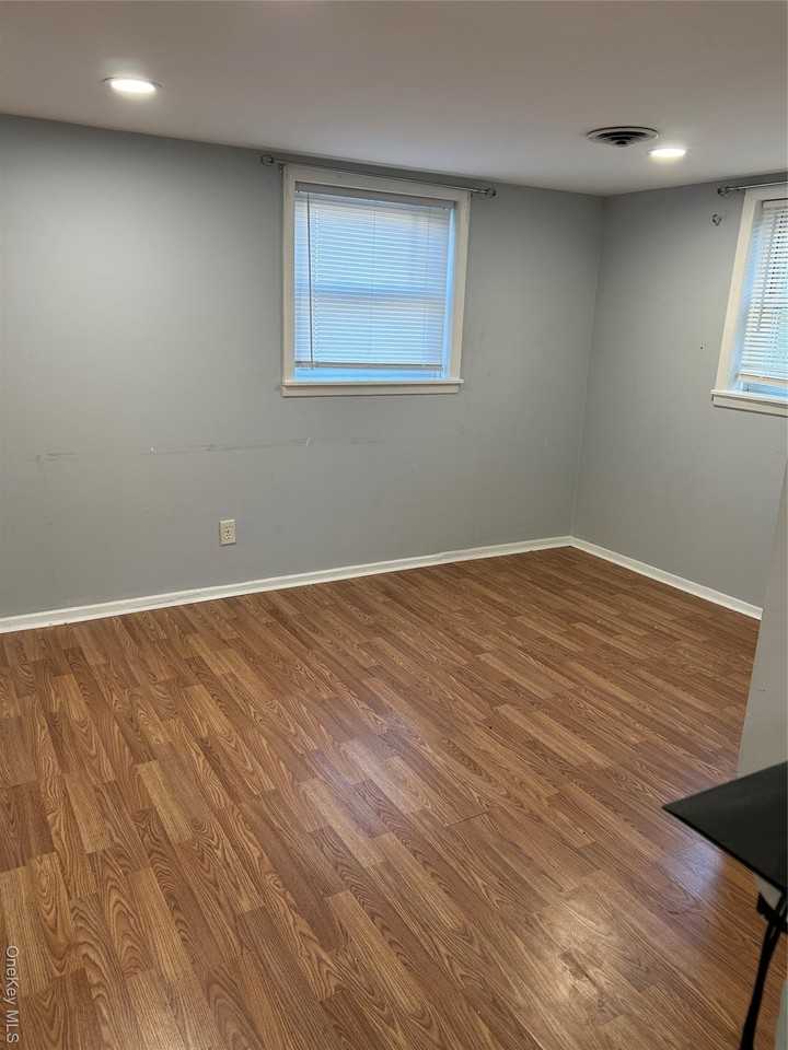 30 Gates Ave - Photo 3 of 7