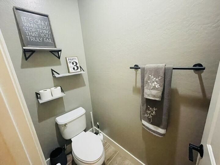 21918 N Bradford Dr - Photo 3 of 26