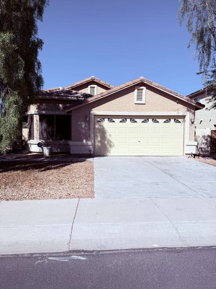 25006 W Hidalgo Dr - Photo 2 of 6