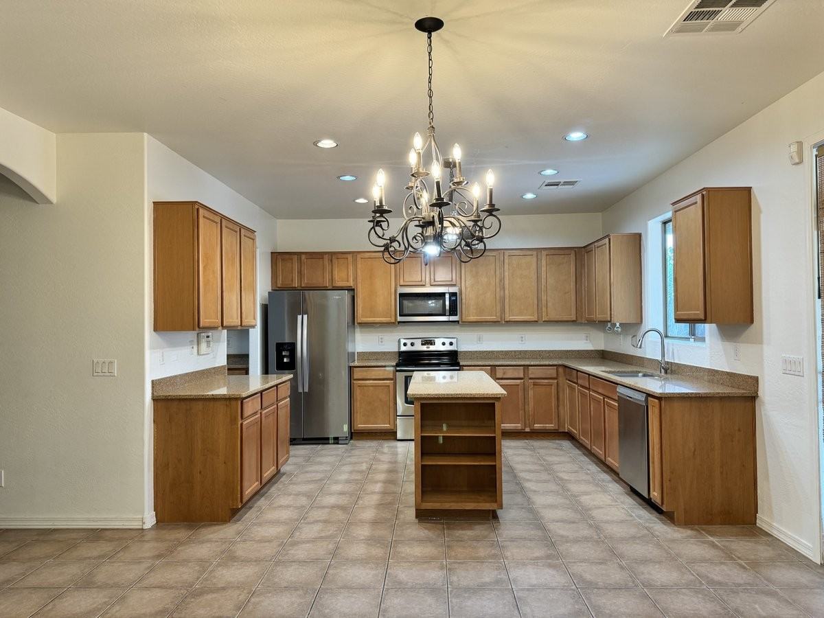 43658 W Caven Dr - Photo 2 of 50