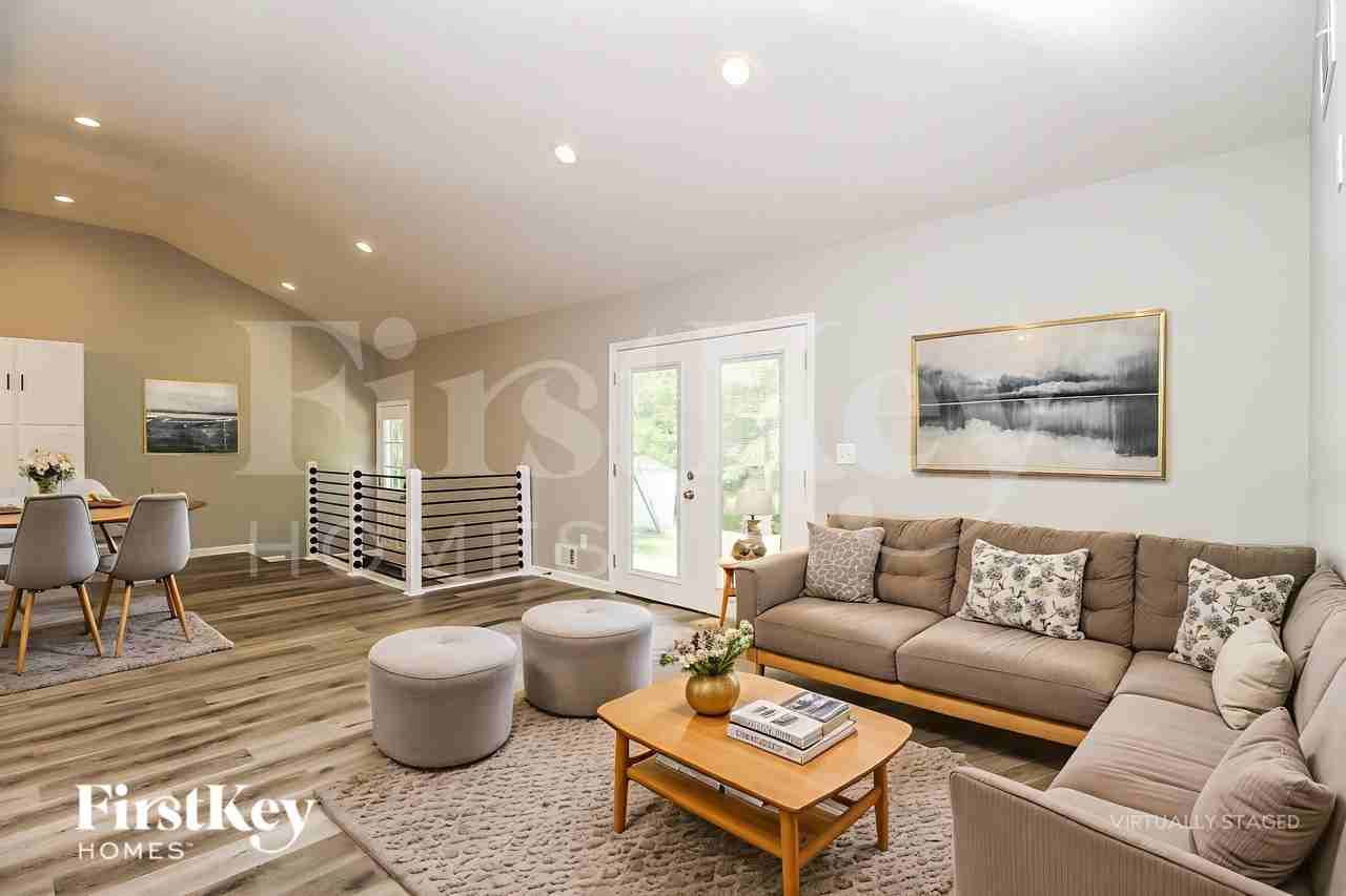 429 Wilshire Blvd - Photo 3 of 18