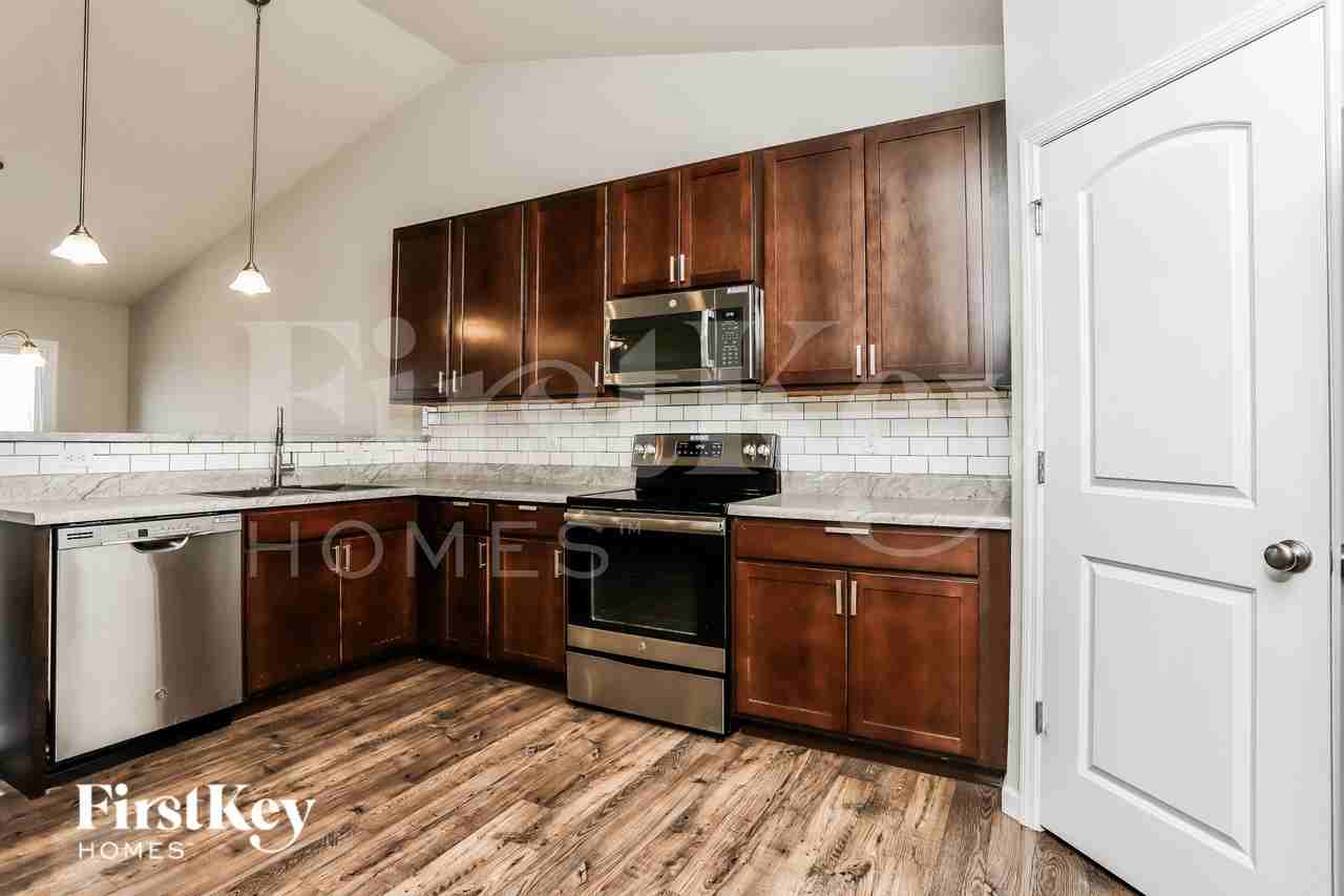 1701 Ridgeway Trl - Photo 6 of 16