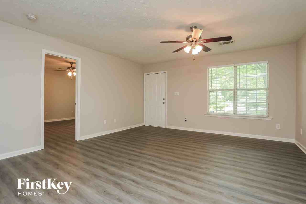 252 Pine Valley Dr - Photo 2 of 15