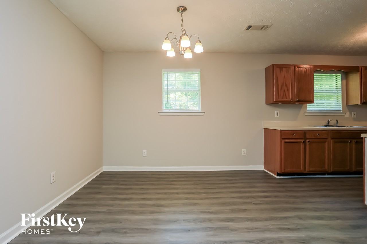 252 Pine Valley Dr - Photo 5 of 15