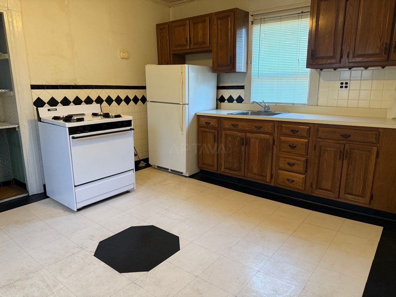 74 Otis St #2R - Photo 2 of 5