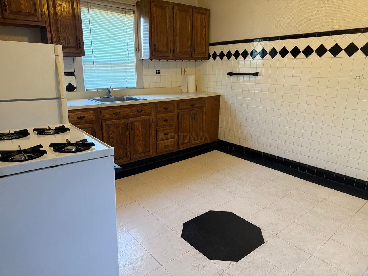 74 Otis St #2R - Photo 5 of 5