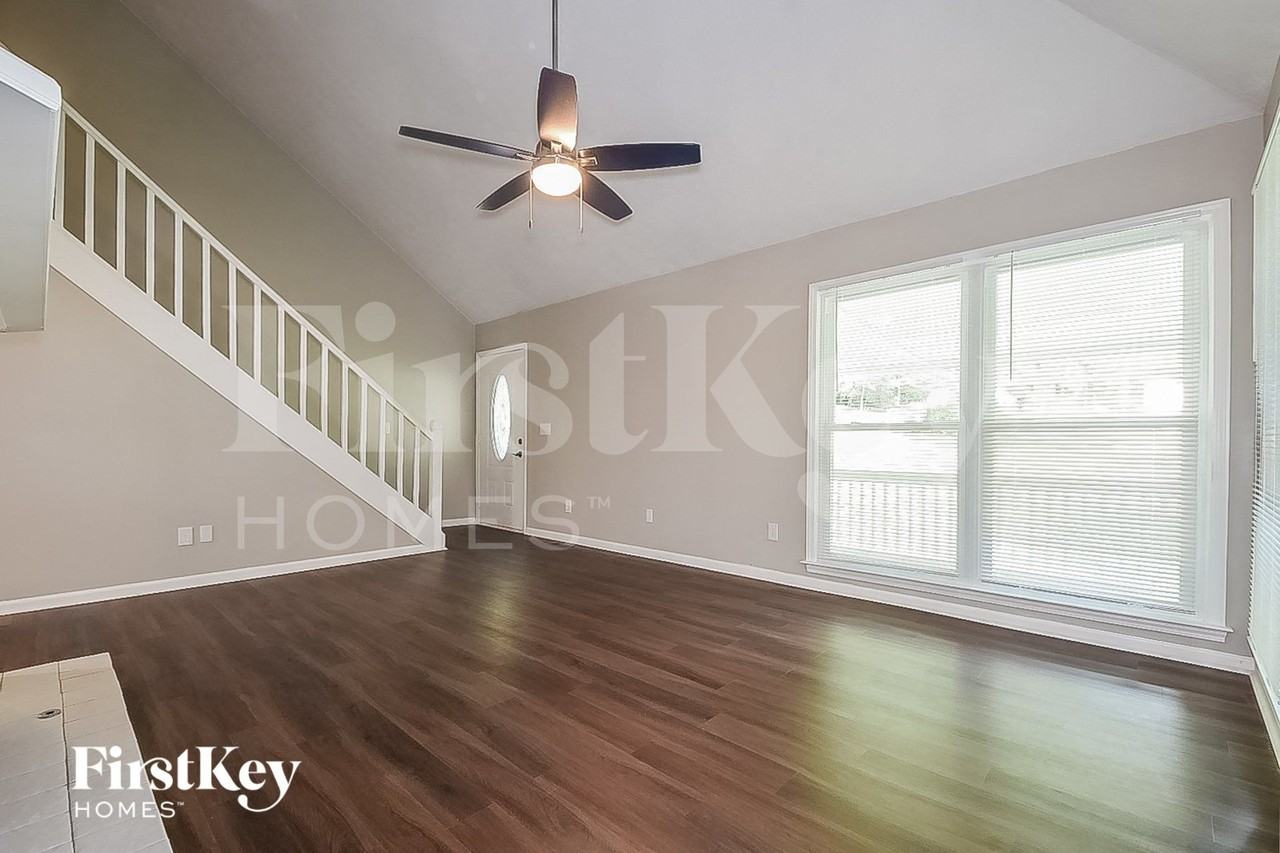 4927 Wade Valley Way - Photo 3 of 16