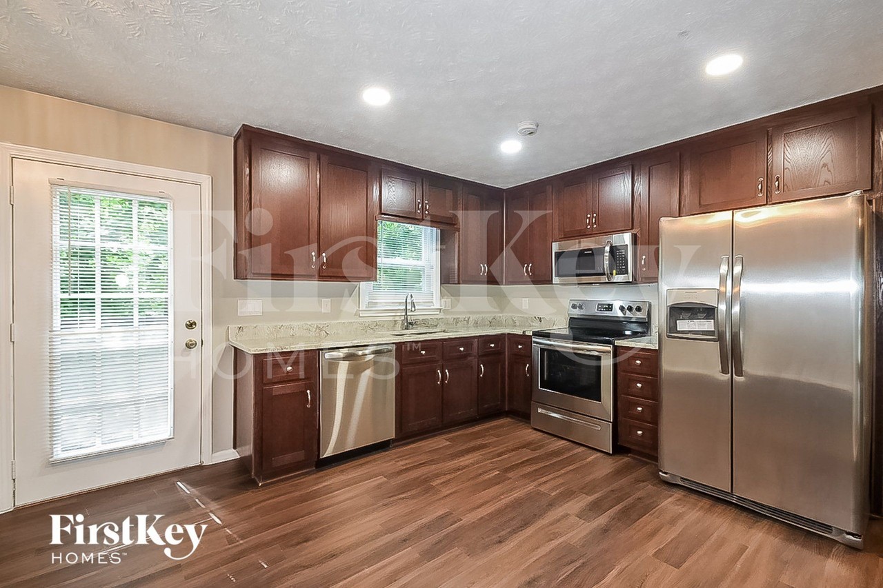 4927 Wade Valley Way - Photo 7 of 16