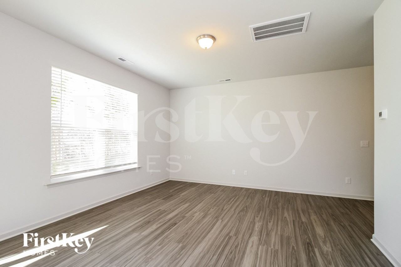 6410 Beaver Pond Ct - Photo 3 of 15