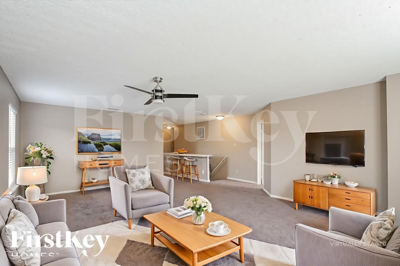 8608 Hopewell Ct - Photo 5 of 18