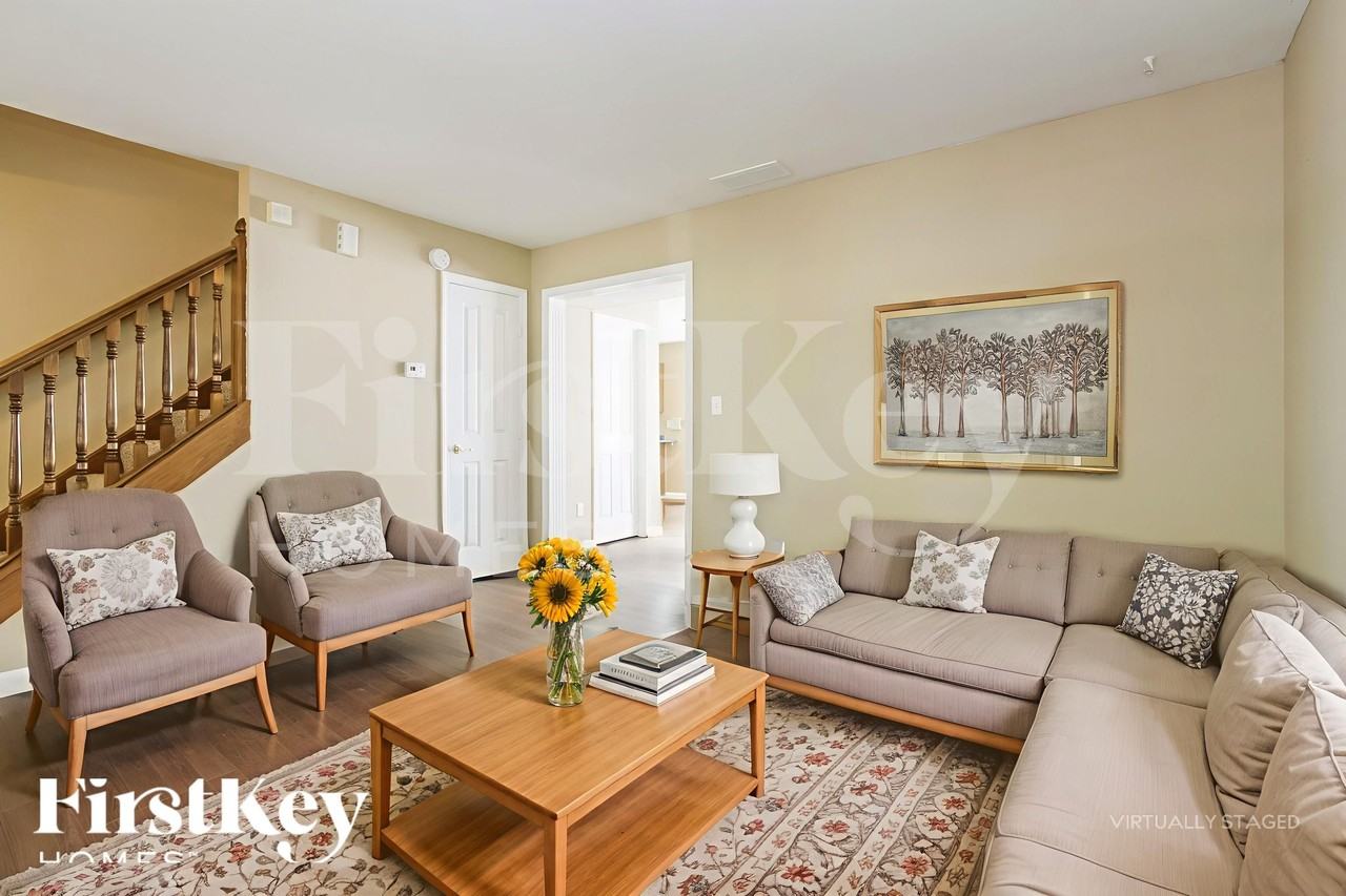 728 Sweet Creek Dr - Photo 3 of 18