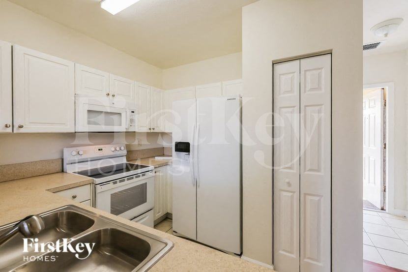 1490 Neroad #205 - Photo 5 of 16