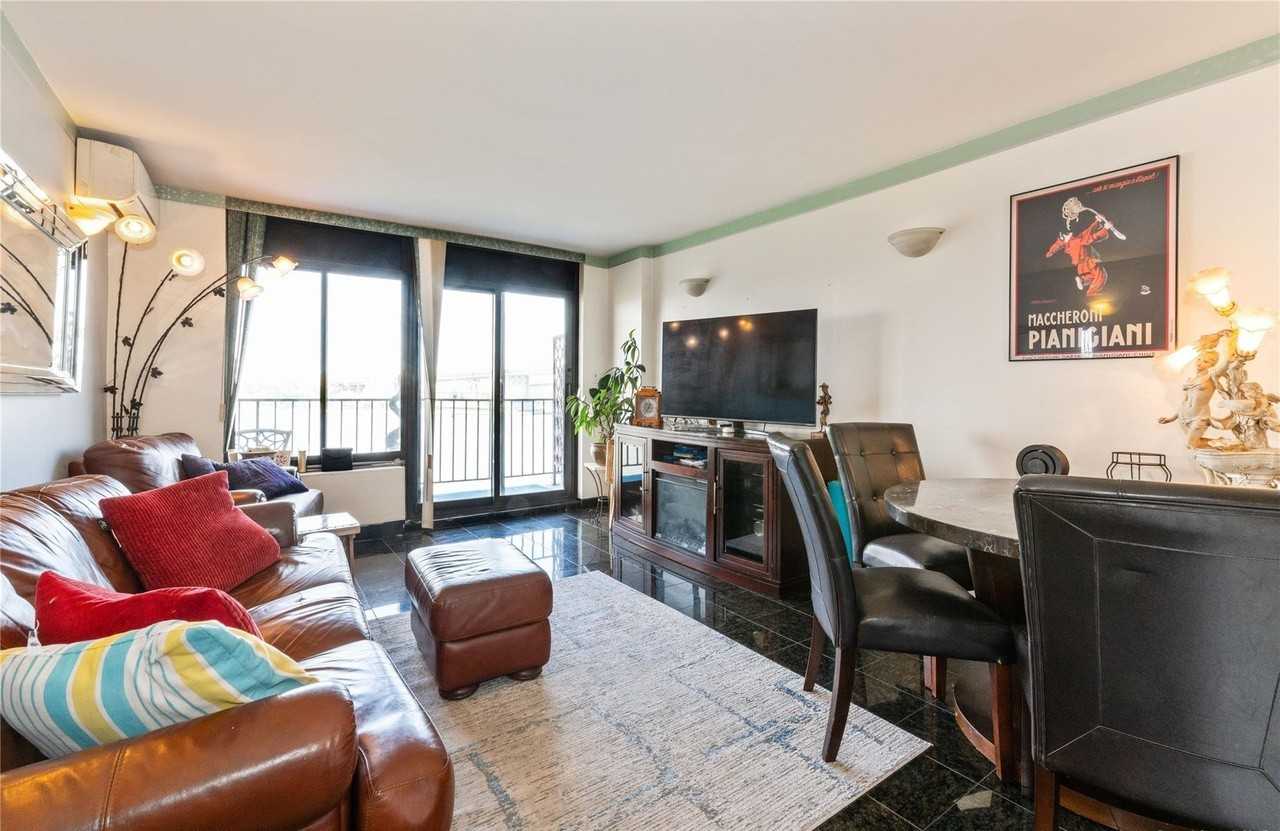 2540 Shore Blvd - Photo 4 of 16