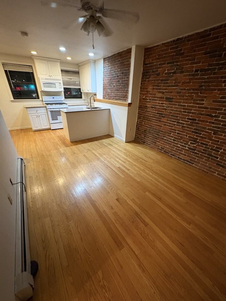 76 Hudson St #3 - Photo 7 of 10