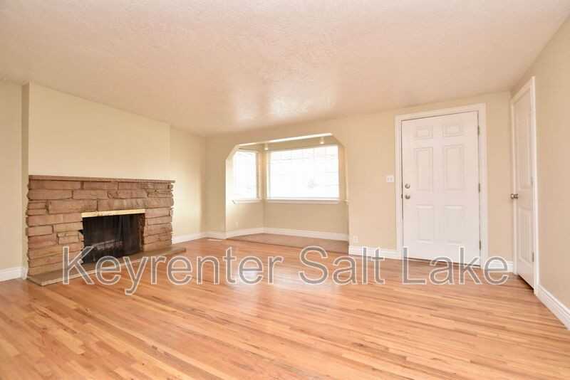 7340 S Cottonwood St - Photo 3 of 17