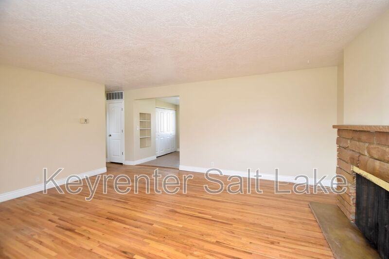 7340 S Cottonwood St - Photo 4 of 17