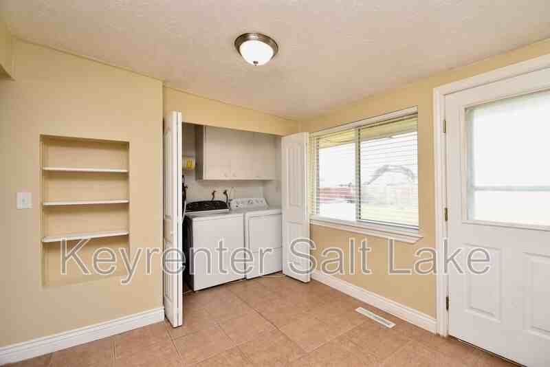 7340 S Cottonwood St - Photo 7 of 17