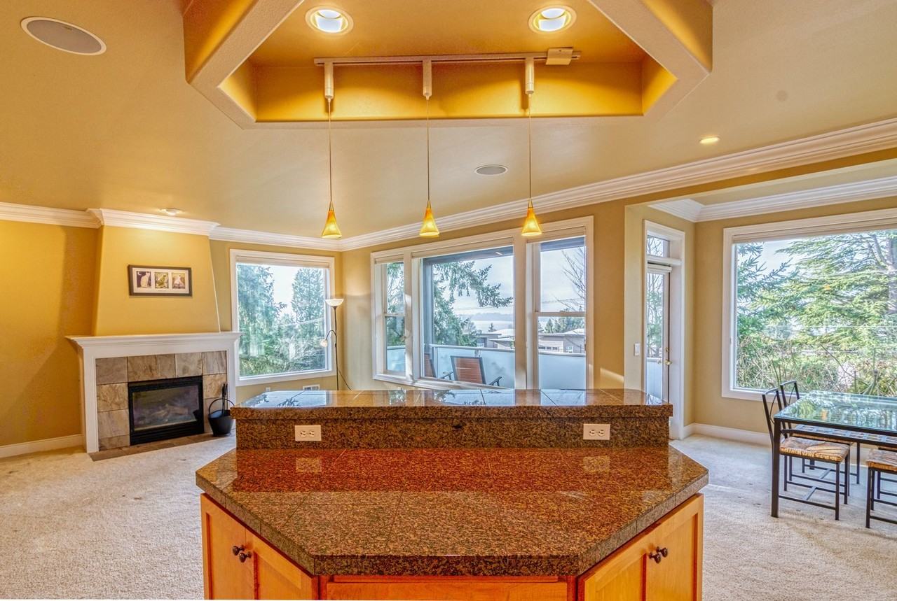 11301 Ne 68th St - Photo 5 of 15