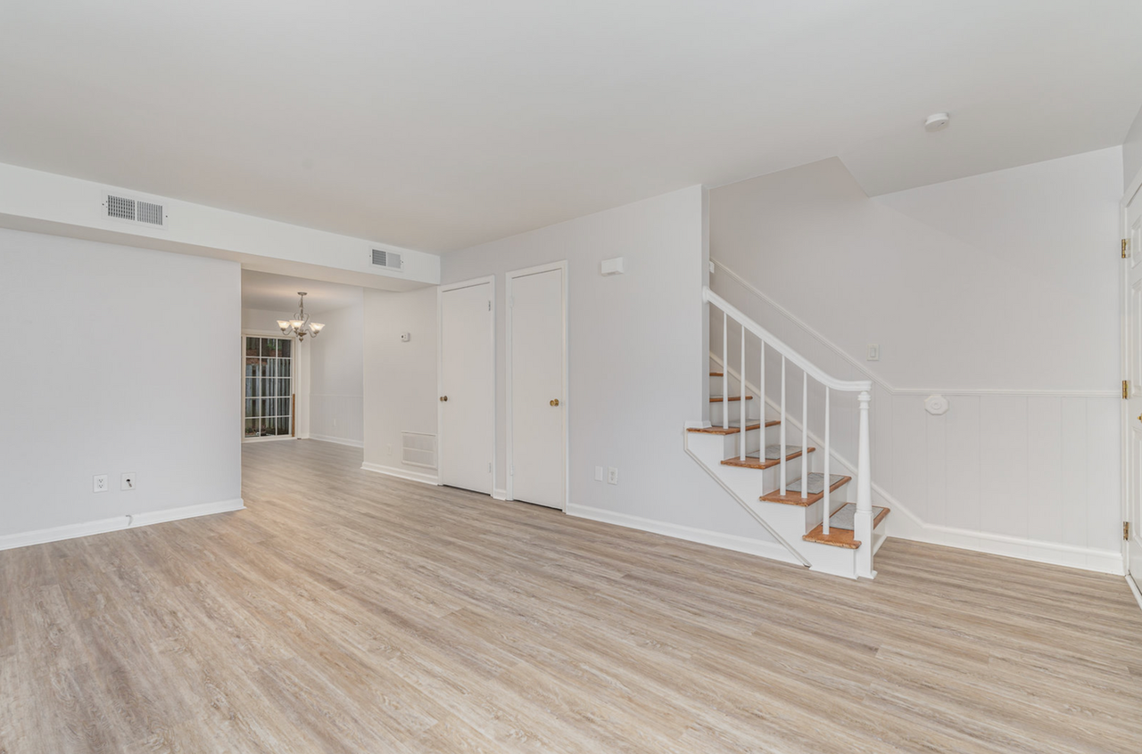 1108 Donaldson Dr - Photo 2 of 16