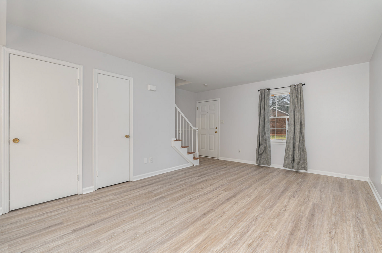 1108 Donaldson Dr - Photo 3 of 16