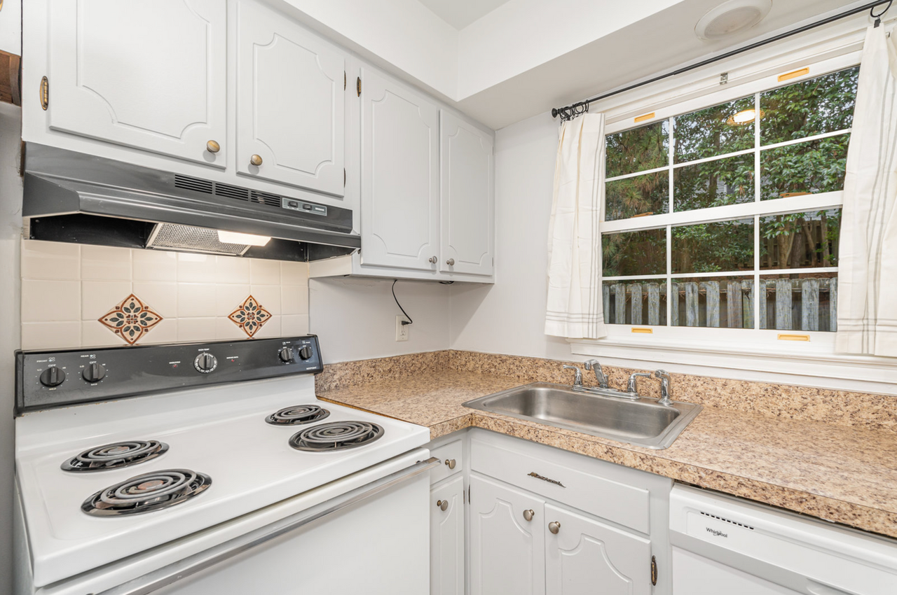 1108 Donaldson Dr - Photo 7 of 16