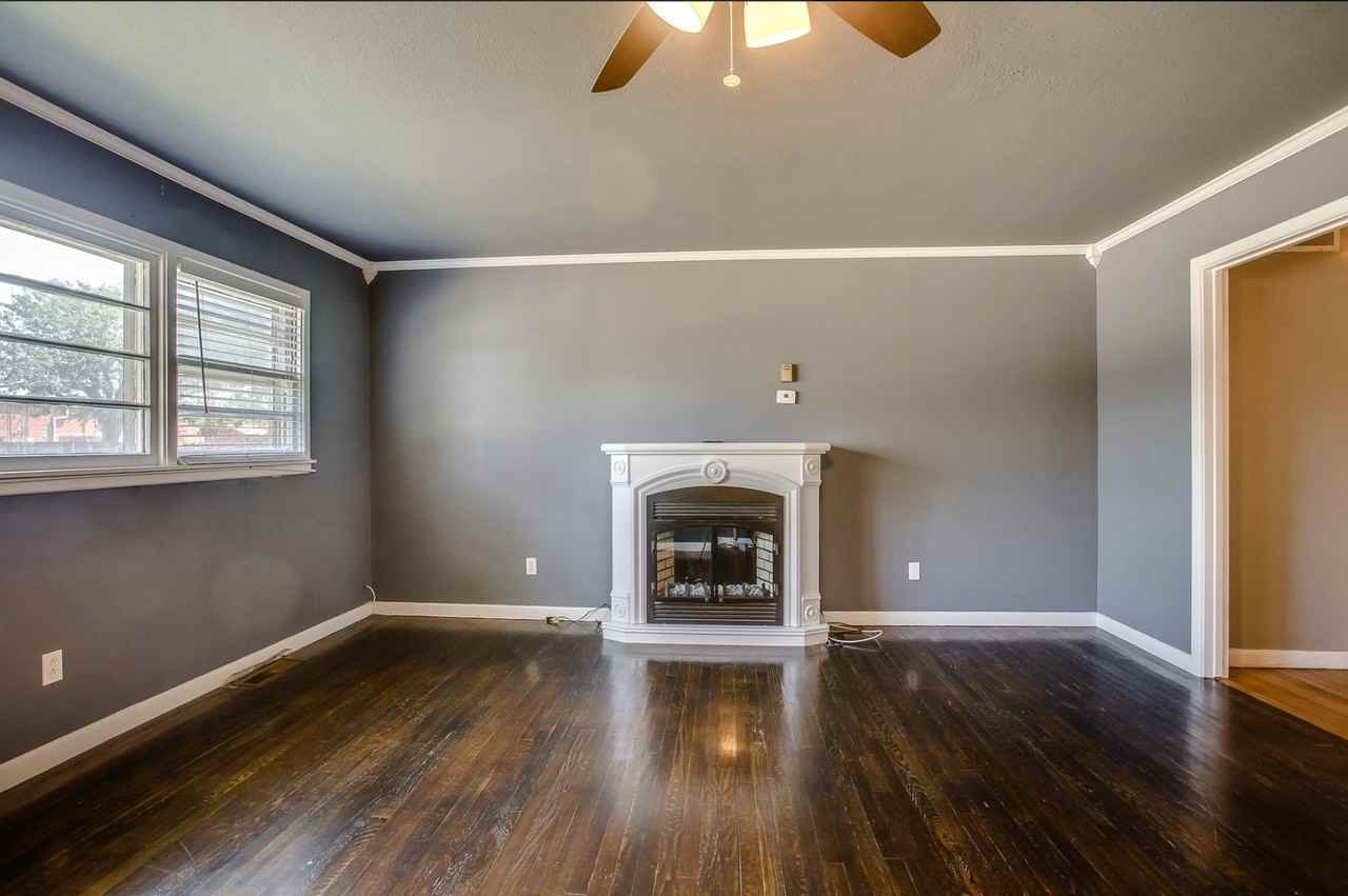 3417 35th St - Photo 4 of 15