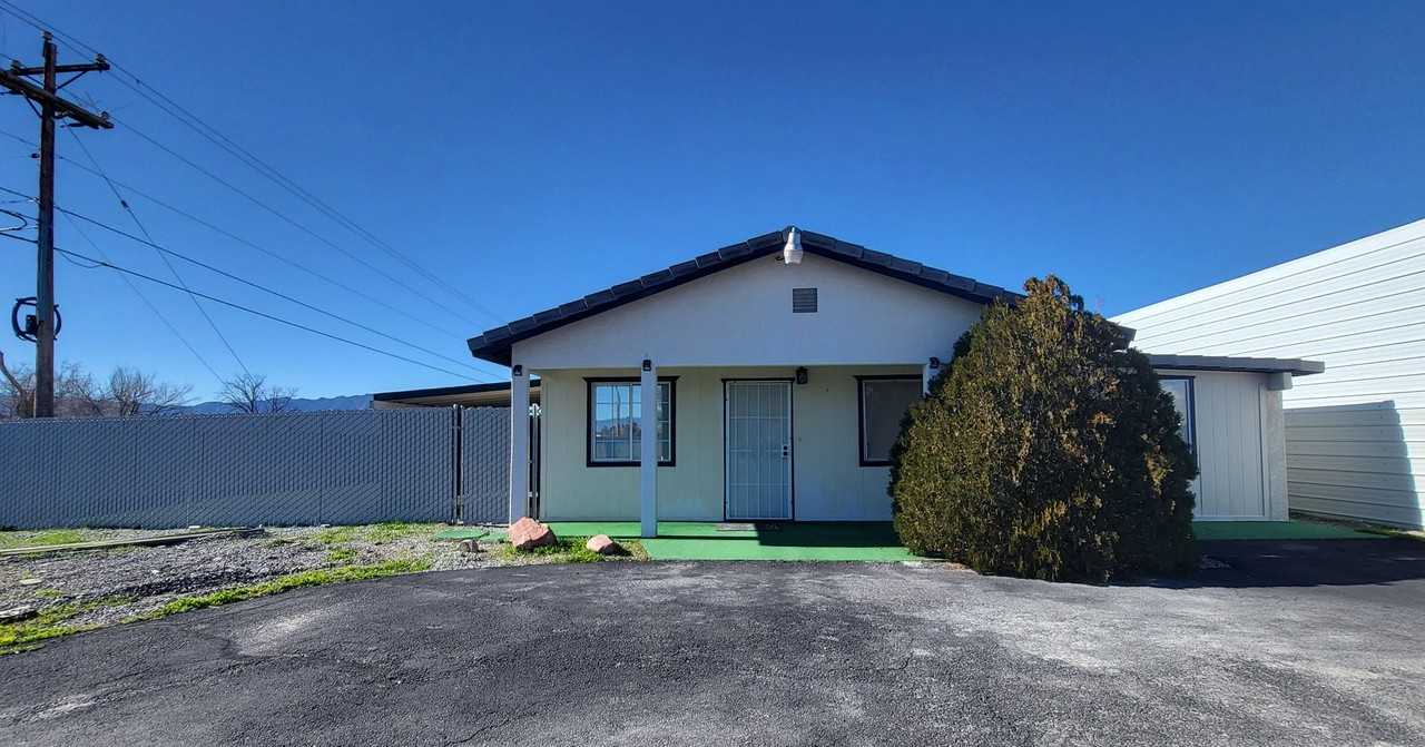 1130 E Gamebird Rd - Photo 4 of 20