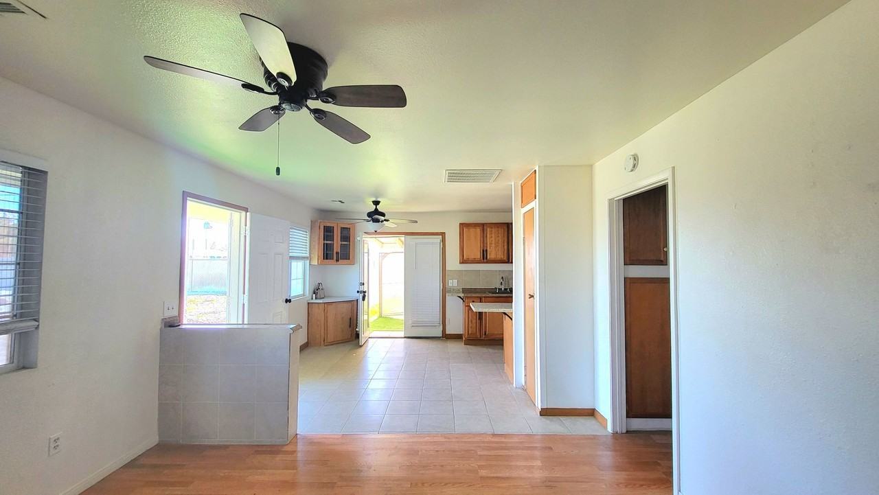 1130 E Gamebird Rd - Photo 6 of 20