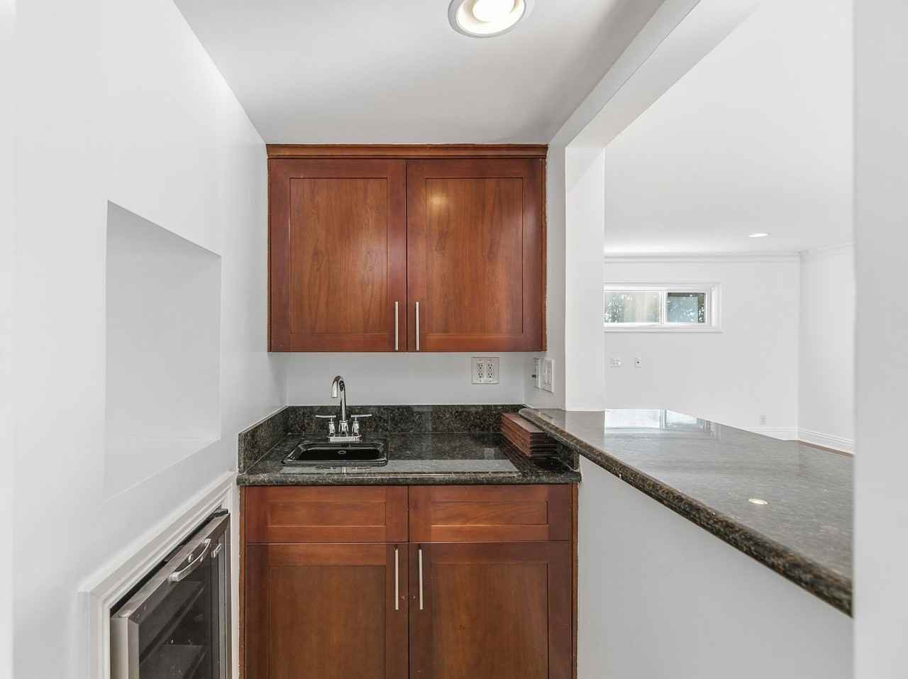 833 15th Street - Photo 6 of 28