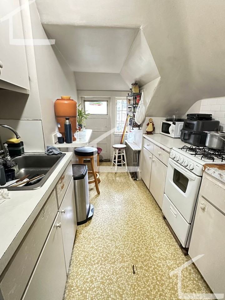 18 Quint Ave - Photo 4 of 9