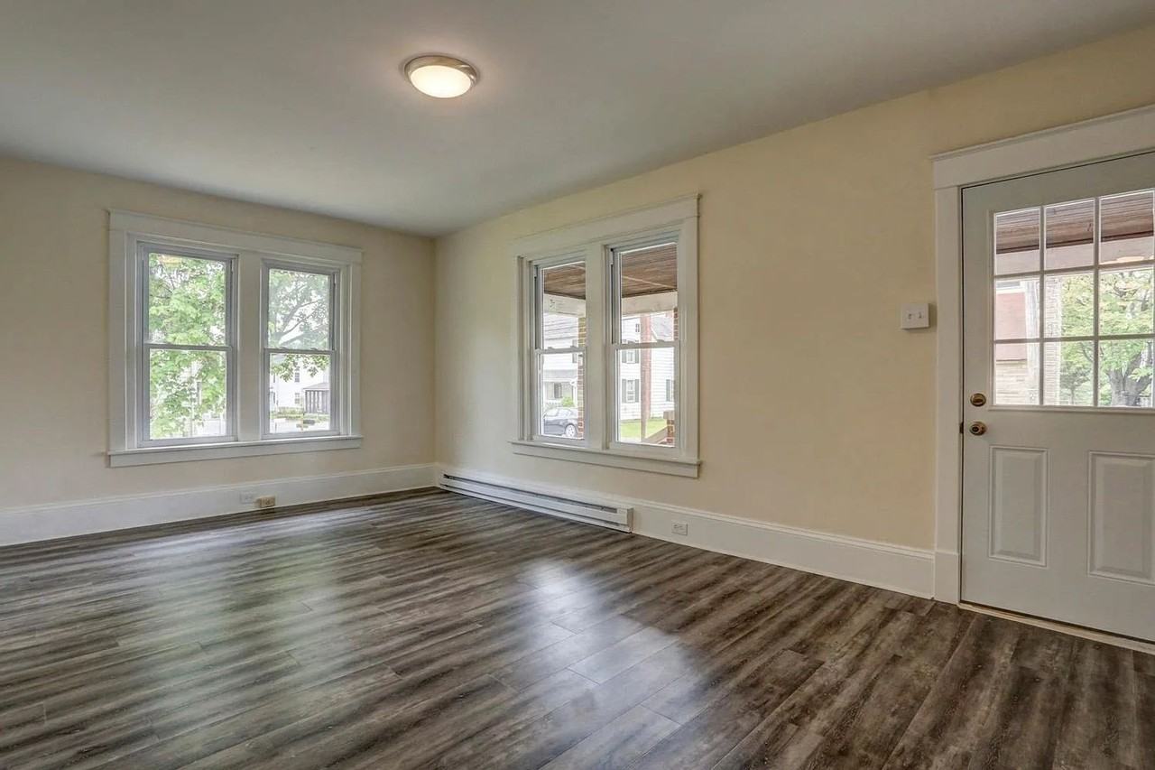 207 Falmouth Rd - Photo 3 of 15