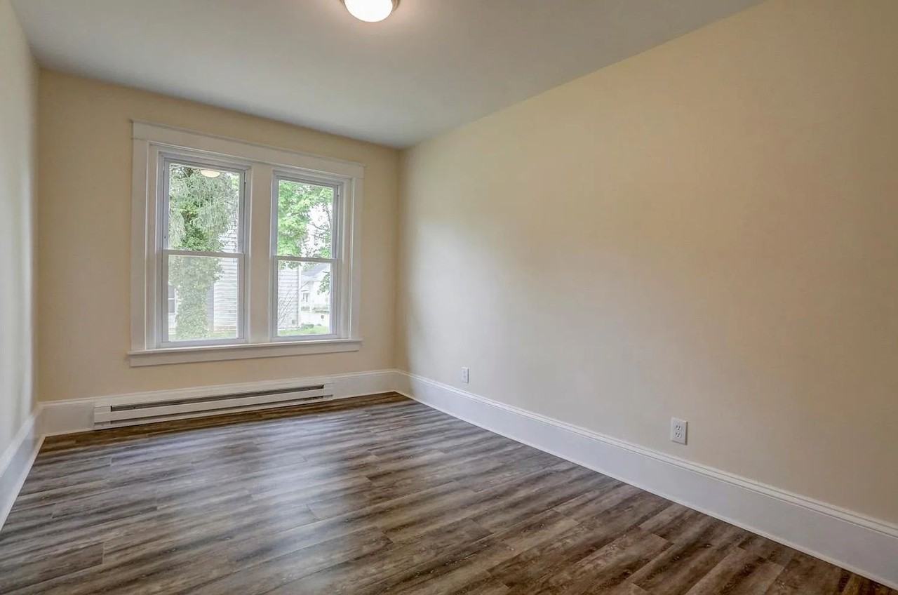 207 Falmouth Rd - Photo 5 of 15