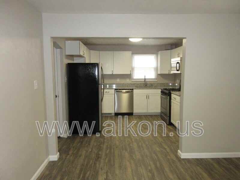 346 Connor St - Photo 5 of 17