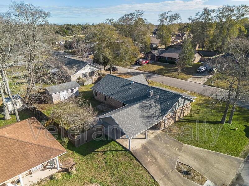 1210 Spring Dr - Photo 3 of 23