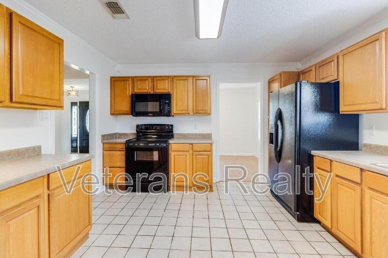 1210 Spring Dr - Photo 7 of 23