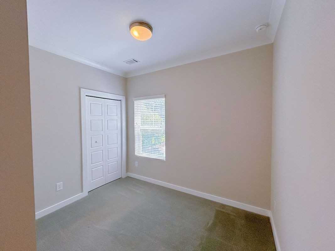 2031 Ocean Dr Nw - Photo 7 of 14