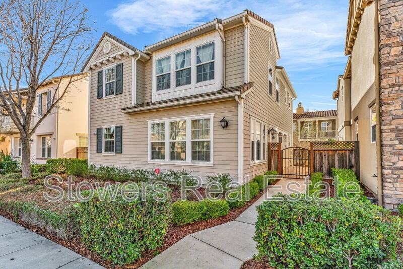 4685 Malayan St - Photo 2 of 26