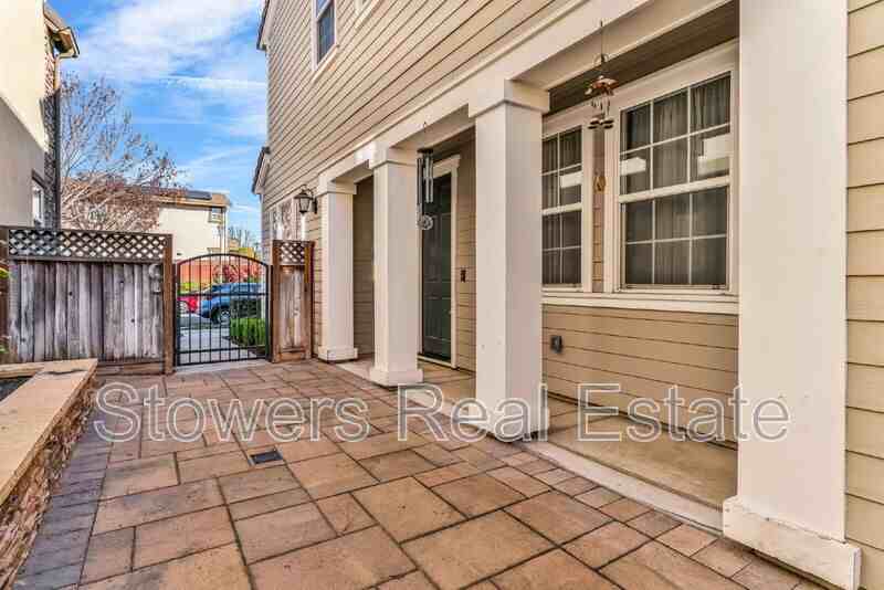 4685 Malayan St - Photo 4 of 26