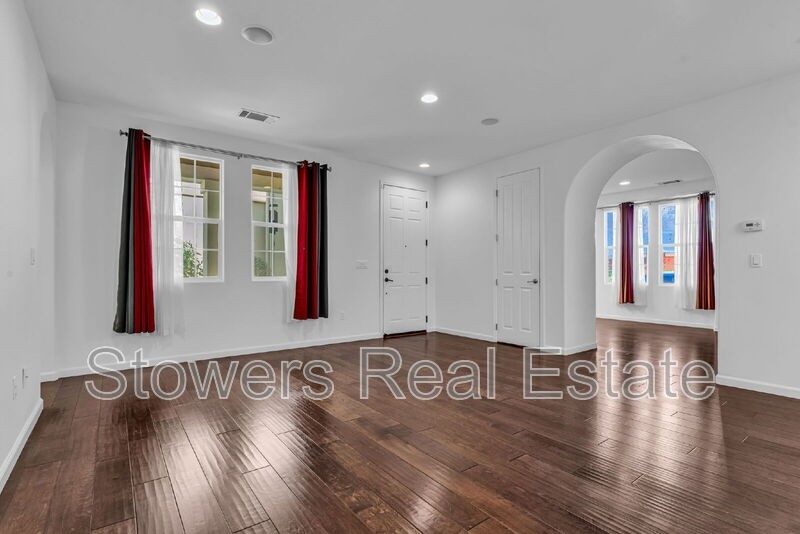 4685 Malayan St - Photo 6 of 26