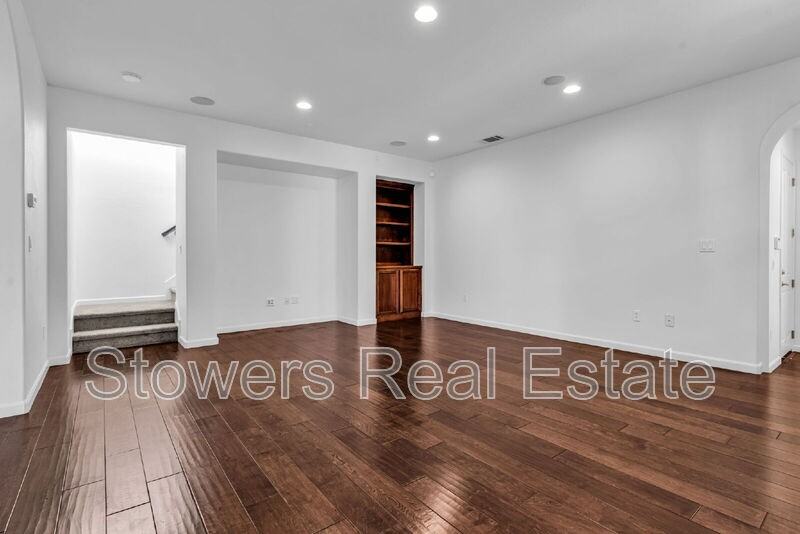 4685 Malayan St - Photo 7 of 26