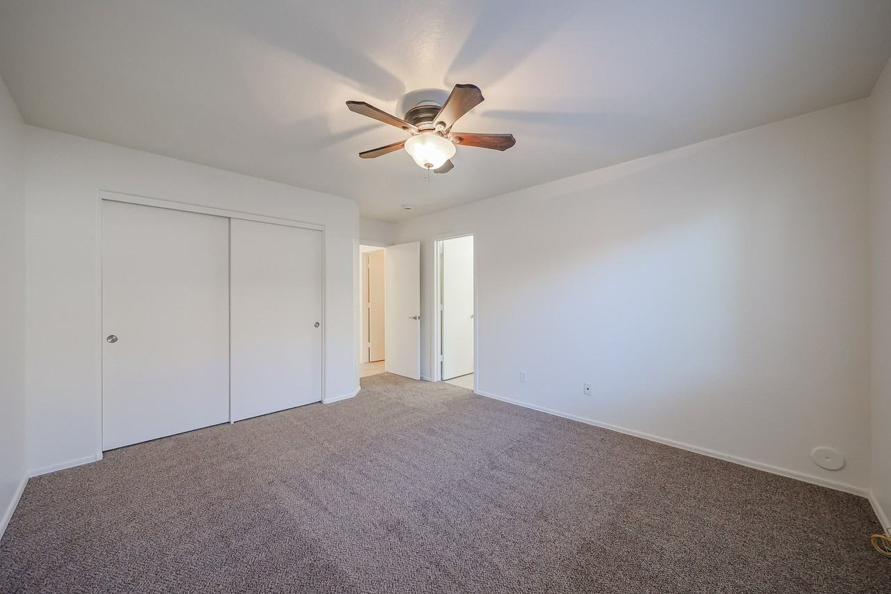 17747 W Ventura St - Photo 5 of 29