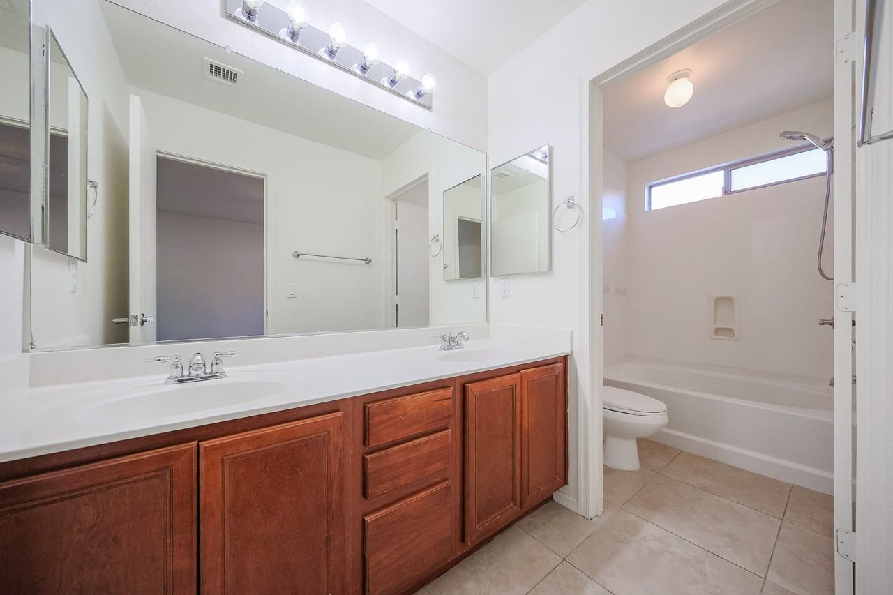 17747 W Ventura St - Photo 6 of 29