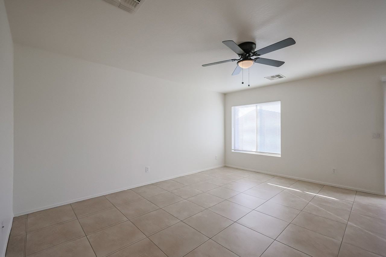 17747 W Ventura St - Photo 7 of 29