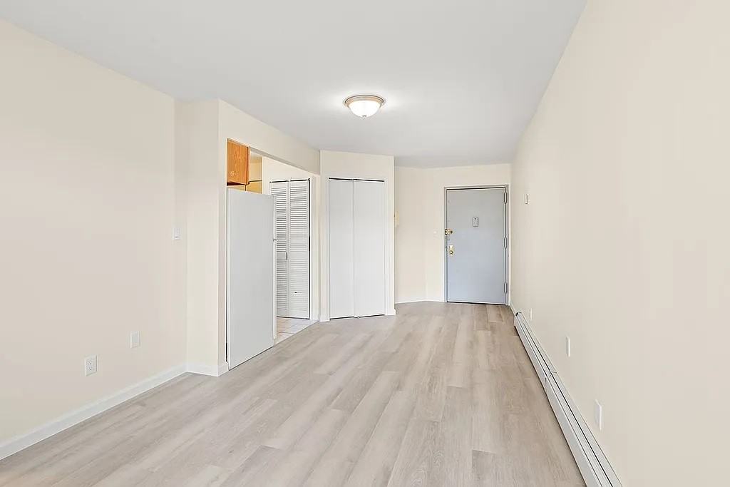 3730 103rd St #E2 - Photo 3 of 6