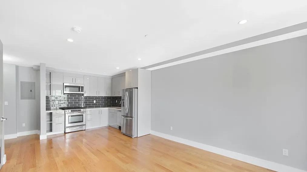 63-34 Fresh Pond Rd #2G - Photo 3 of 8